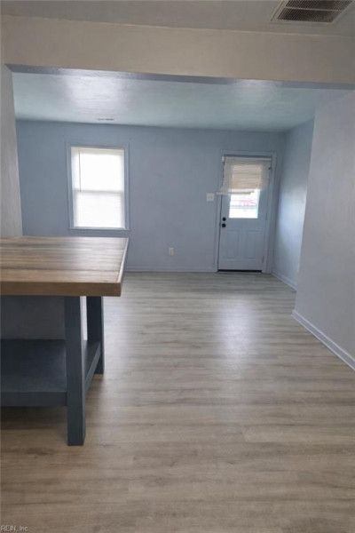 Photo 4 of 18 residential for sale in Hampton virginia