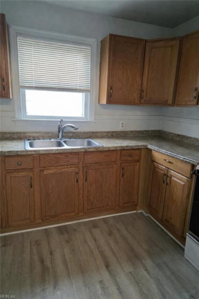 Photo 5 of 18 residential for sale in Hampton virginia