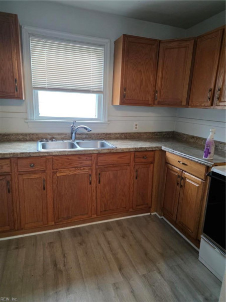 Photo 7 of 18 residential for sale in Hampton virginia