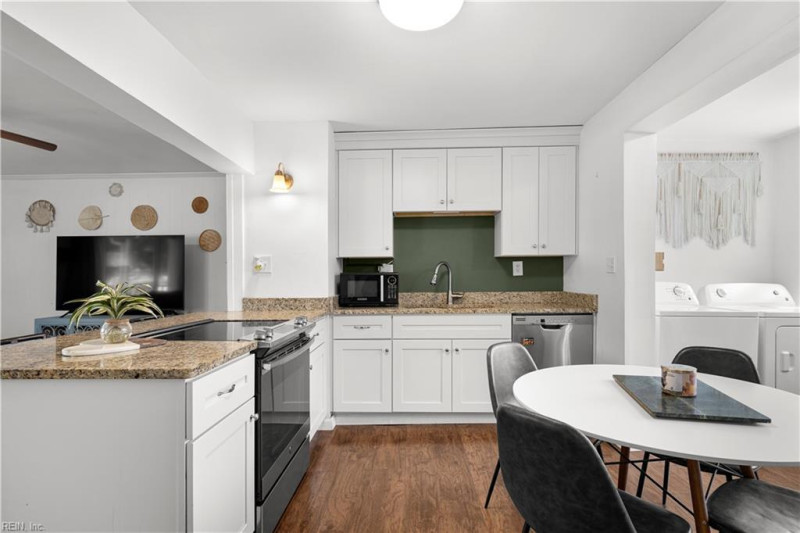 Photo 13 of 33 residential for sale in Norfolk virginia