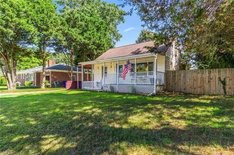 Photo 2 of 33 residential for sale in Norfolk virginia