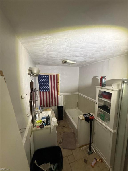 Photo 11 of 14 residential for sale in Norfolk virginia