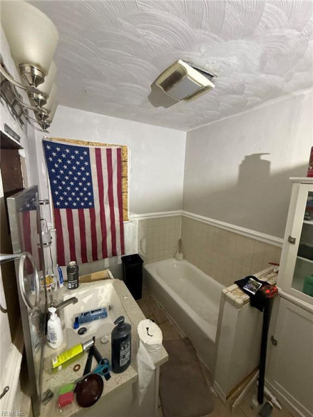 Photo 12 of 14 residential for sale in Norfolk virginia