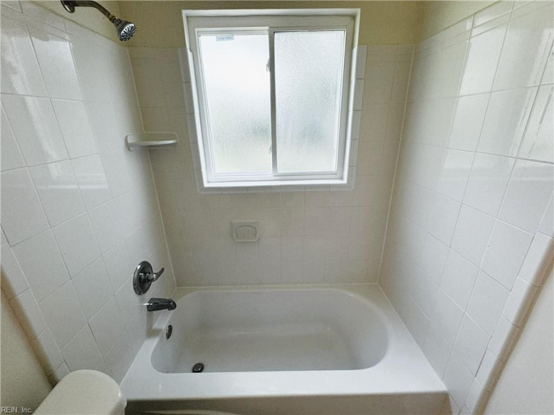 Photo 18 of 23 rental for rent in Virginia Beach virginia