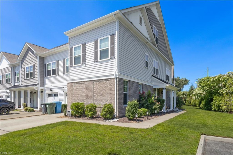 Photo 1 of 33 residential for sale in Chesapeake virginia