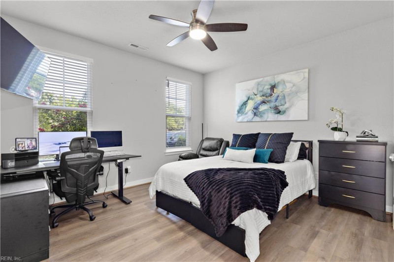 Photo 14 of 33 residential for sale in Chesapeake virginia