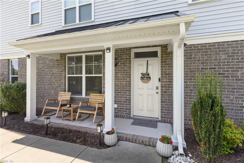 Photo 4 of 33 residential for sale in Chesapeake virginia