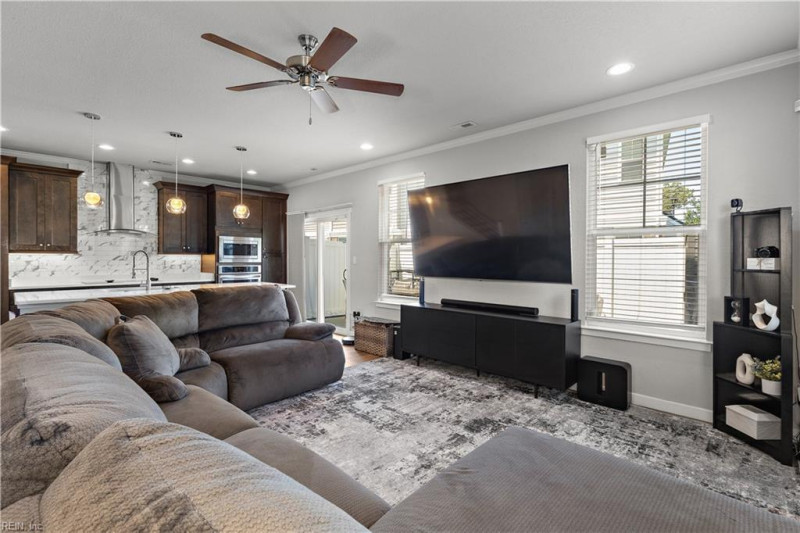 Photo 6 of 33 residential for sale in Chesapeake virginia