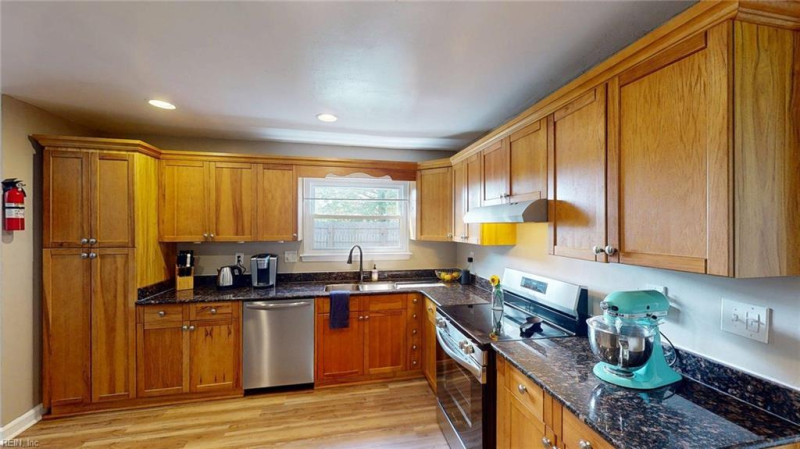 Photo 7 of 39 residential for sale in Virginia Beach virginia