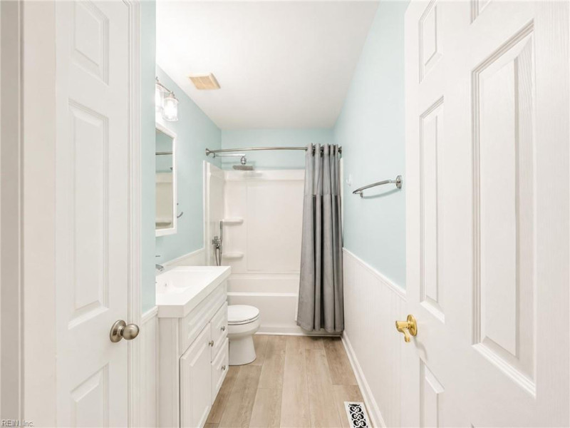 Photo 12 of 30 residential for sale in Gloucester County virginia