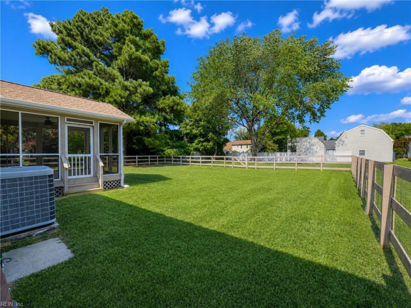 Photo 24 of 30 residential for sale in Gloucester County virginia