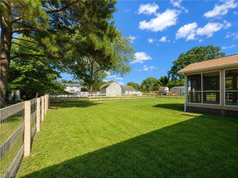 Photo 25 of 30 residential for sale in Gloucester County virginia