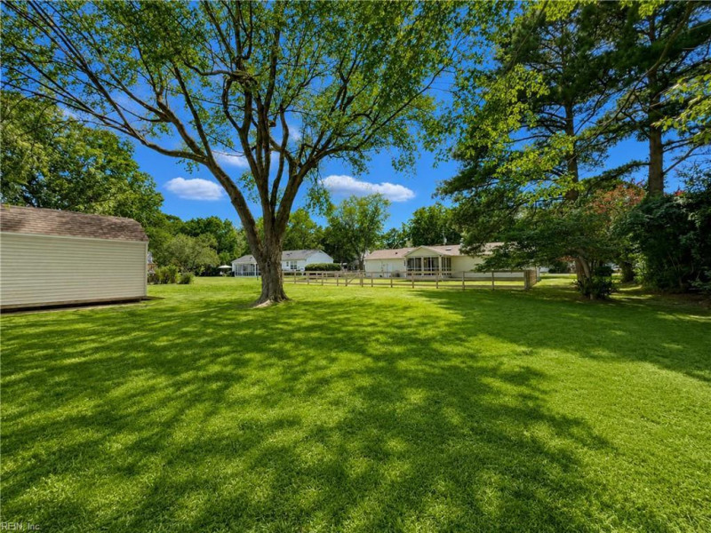 Photo 27 of 30 residential for sale in Gloucester County virginia