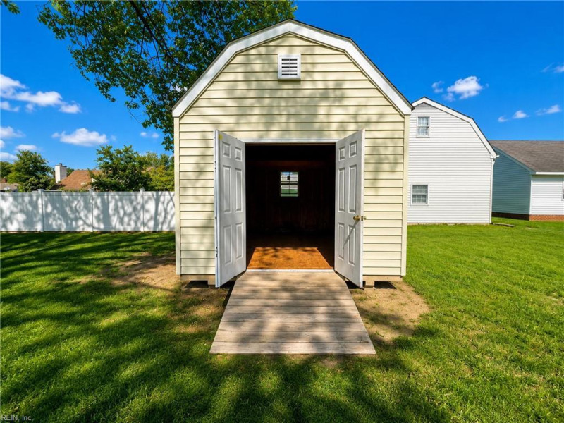 Photo 28 of 30 residential for sale in Gloucester County virginia