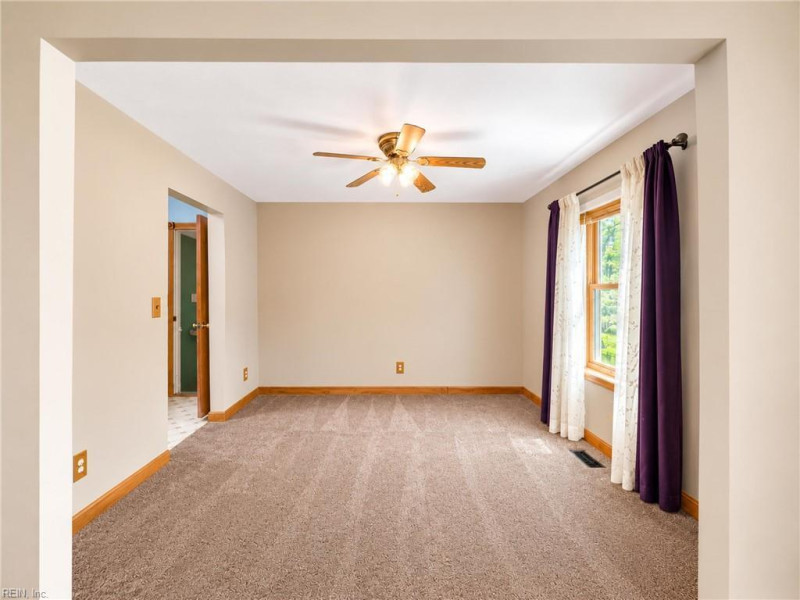 Photo 4 of 30 residential for sale in Gloucester County virginia