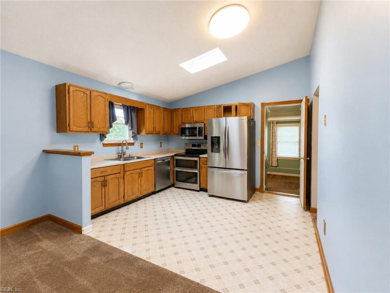 Photo 6 of 30 residential for sale in Gloucester County virginia