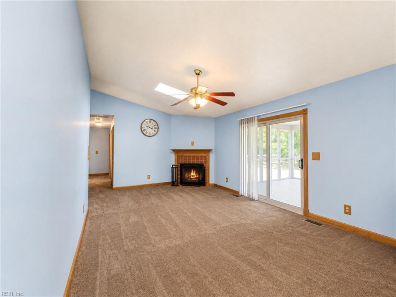 Photo 8 of 30 residential for sale in Gloucester County virginia