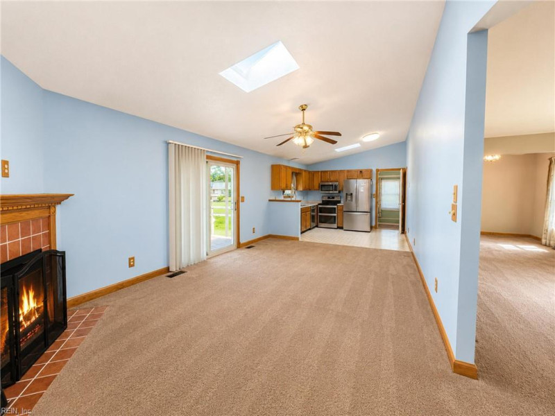 Photo 9 of 30 residential for sale in Gloucester County virginia