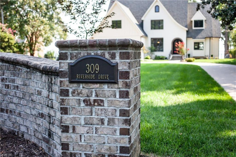 Photo 4 of 50 residential for sale in Newport News virginia