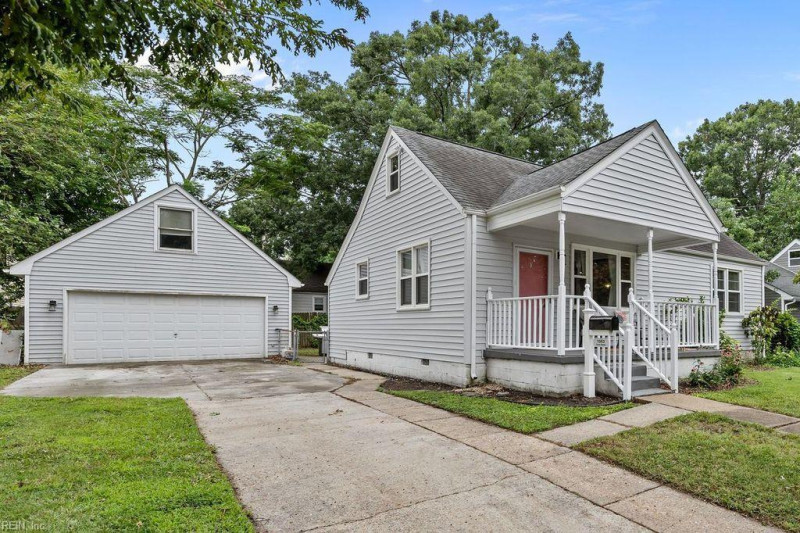 Photo 2 of 15 residential for sale in Norfolk virginia
