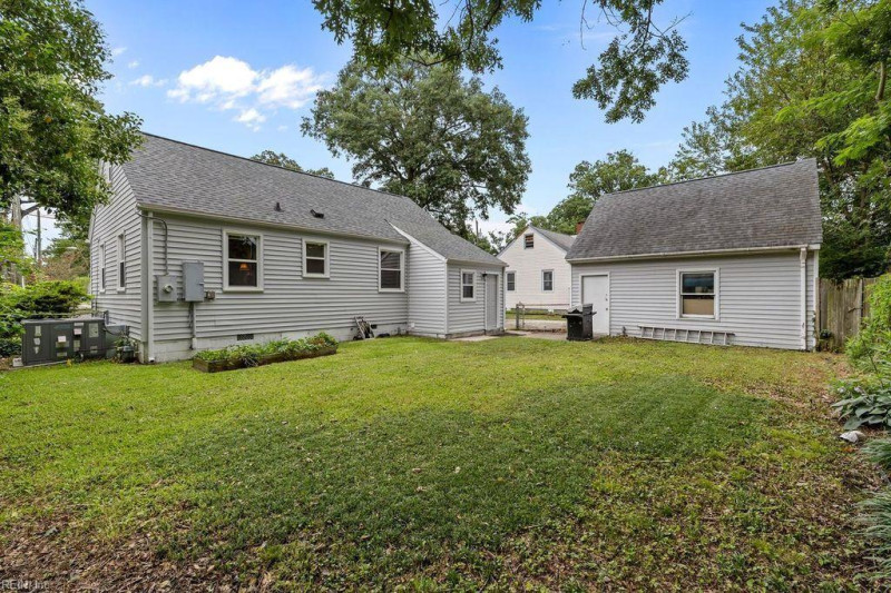 Photo 3 of 15 residential for sale in Norfolk virginia