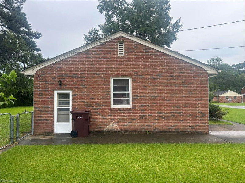 Photo 4 of 6 residential for sale in Chesapeake virginia Photo 4 of 6 residential for sale in Chesapeake virginia