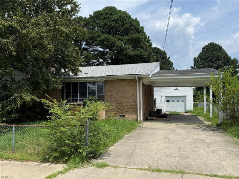 Photo 4 of 10 residential for sale in Hampton virginia