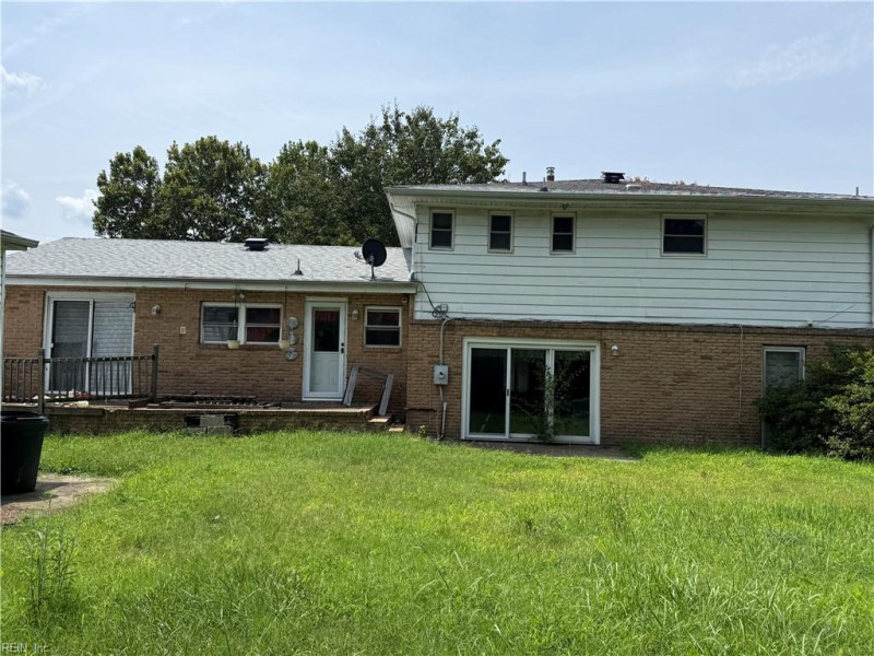 Photo 5 of 10 residential for sale in Hampton virginia