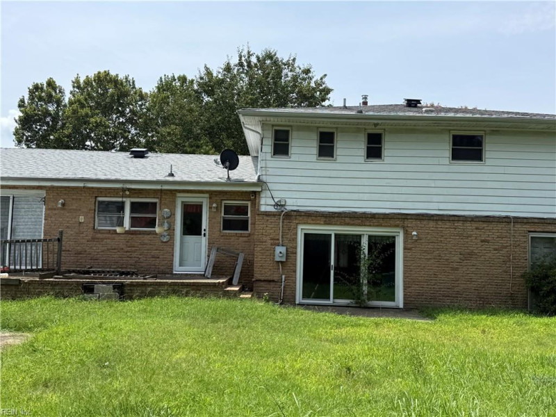 Photo 7 of 10 residential for sale in Hampton virginia