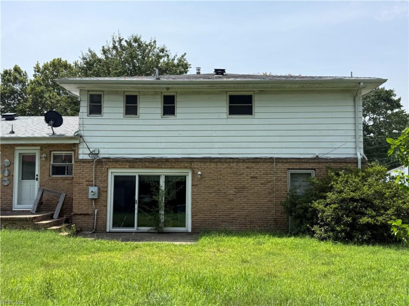Photo 8 of 10 residential for sale in Hampton virginia