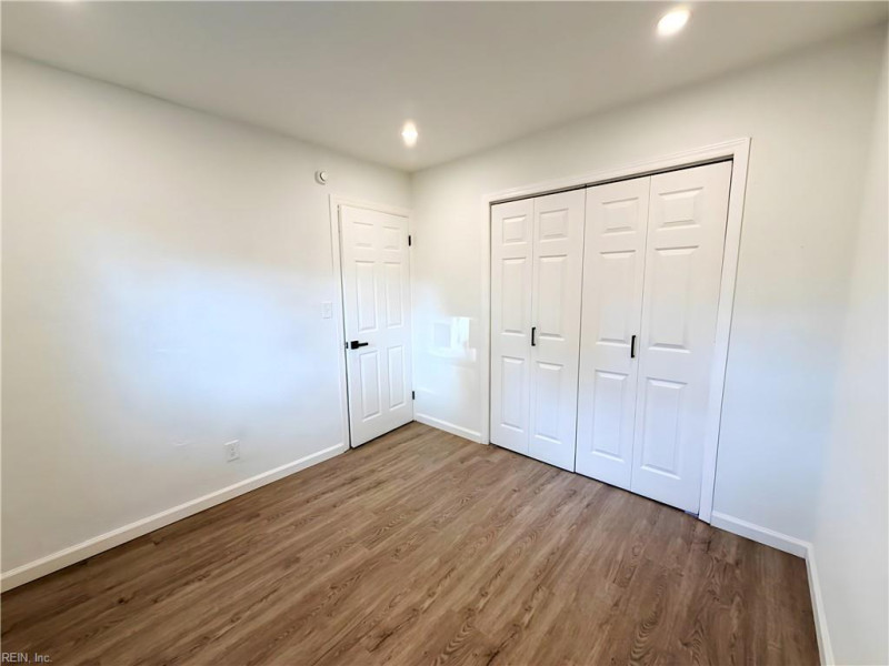 Photo 21 of 29 residential for sale in Chesapeake virginia