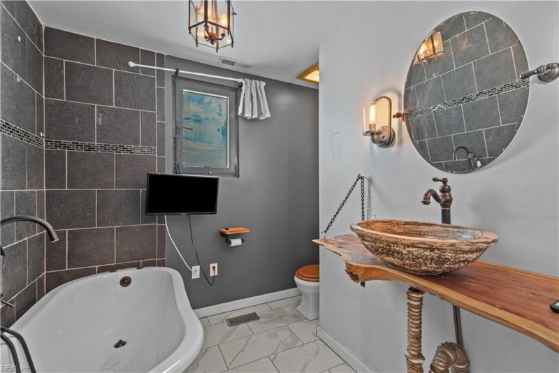 Photo 10 of 35 residential for sale in Norfolk virginia