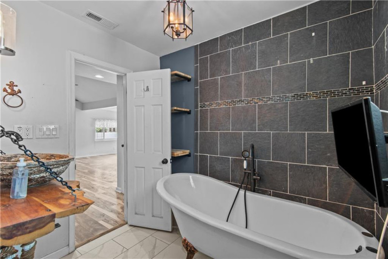 Photo 11 of 35 residential for sale in Norfolk virginia