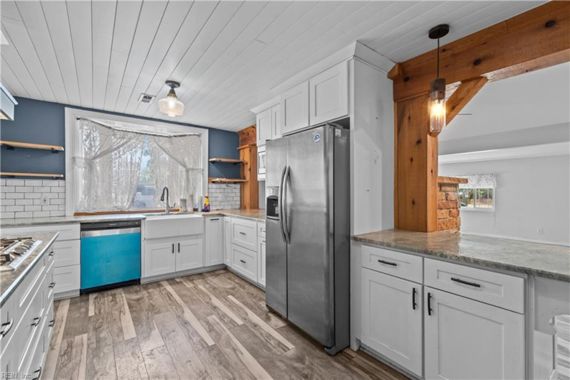 Photo 14 of 35 residential for sale in Norfolk virginia