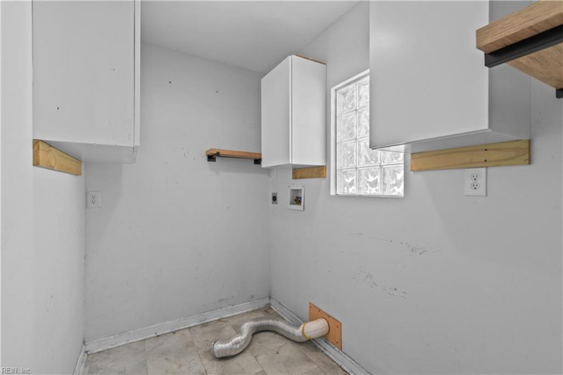 Photo 18 of 35 residential for sale in Norfolk virginia