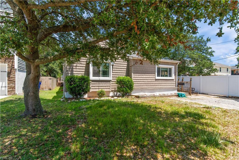 Photo 3 of 35 residential for sale in Norfolk virginia