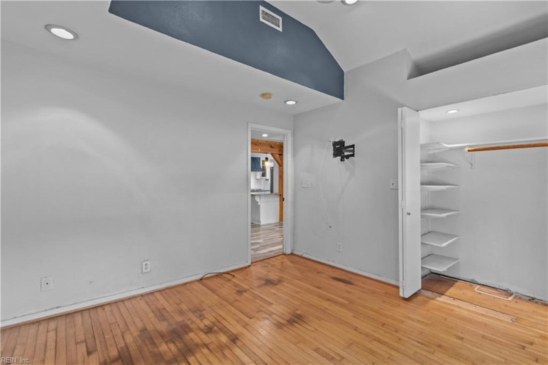 Photo 9 of 35 residential for sale in Norfolk virginia