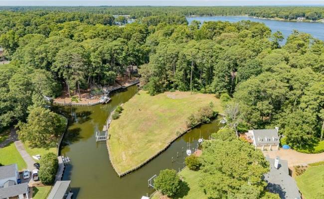 1519 Duke of Windsor Road, Virginia Beach, VA 23454