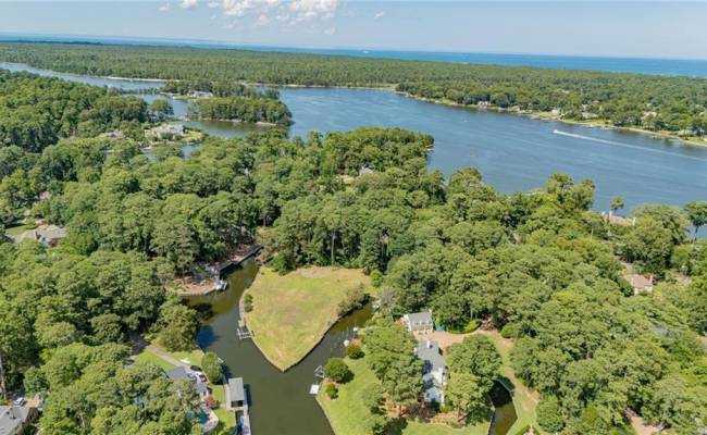 1519 Duke of Windsor Road, Virginia Beach, VA 23454