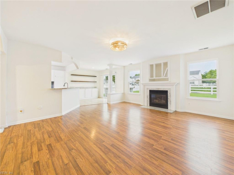 Photo 13 of 46 residential for sale in Virginia Beach virginia