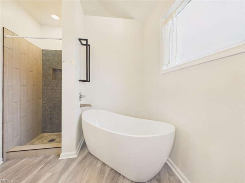 Photo 23 of 46 residential for sale in Virginia Beach virginia