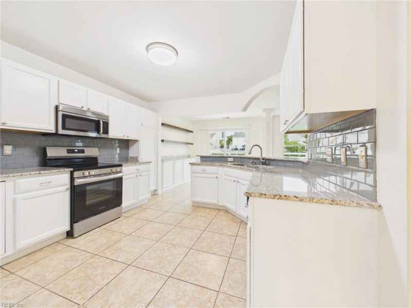 Photo 9 of 46 residential for sale in Virginia Beach virginia