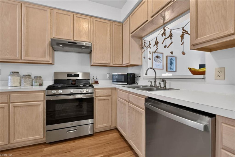Photo 17 of 50 residential for sale in Virginia Beach virginia
