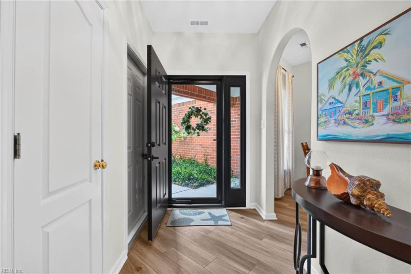 Photo 4 of 50 residential for sale in Virginia Beach virginia