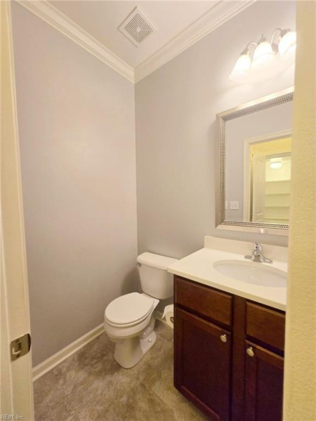 Photo 19 of 50 residential for sale in Chesapeake virginia