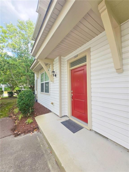 Photo 3 of 50 residential for sale in Chesapeake virginia