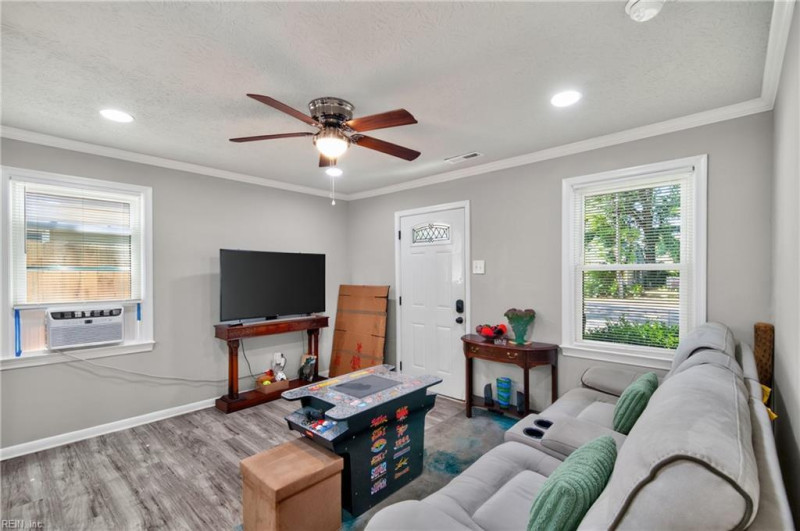 Photo 5 of 20 residential for sale in Hampton virginia