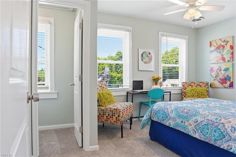 Photo 15 of 26 residential for sale in Chesapeake virginia