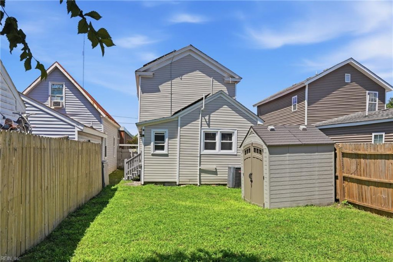 Photo 20 of 26 residential for sale in Chesapeake virginia