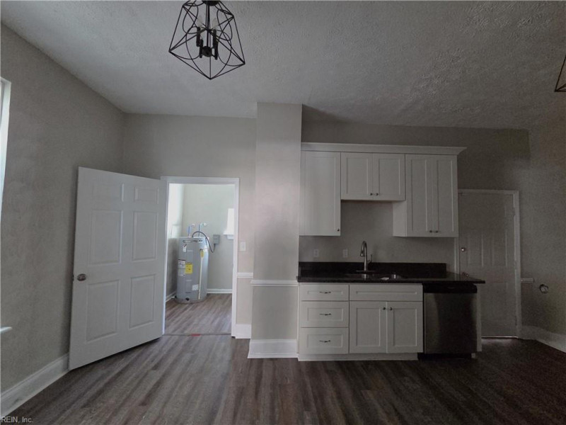 Photo 14 of 38 residential for sale in Newport News virginia